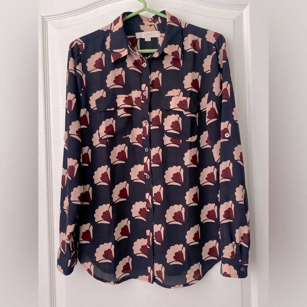 Loft by Ann Taylor. Size Small. Long sleeve blouse. Navy blue and pink